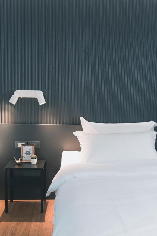 41Cafetel Hostel Банкок Екстериор снимка